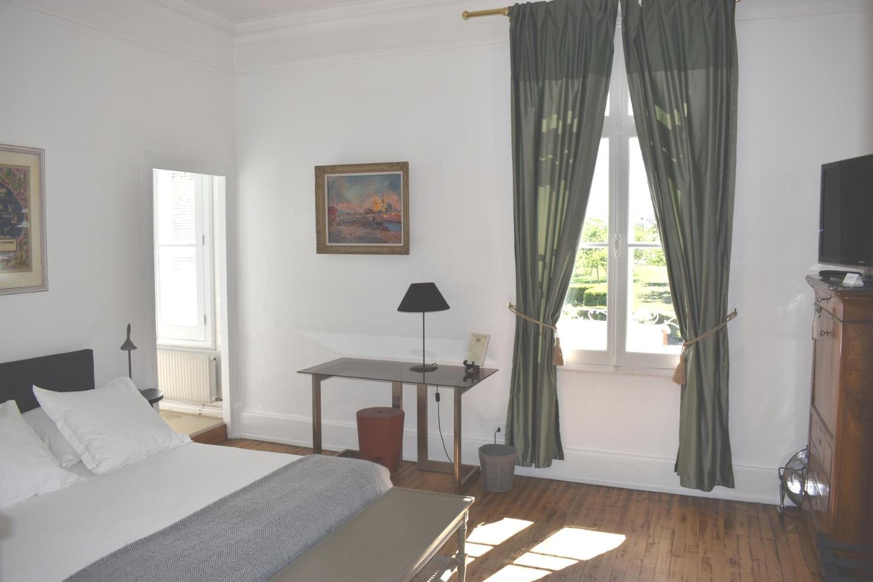 לינה וארוחת בוקר ורנוי ד'אבר אה ד'איטו Manoir Des Tuileries Du Buisson חדר תמונה